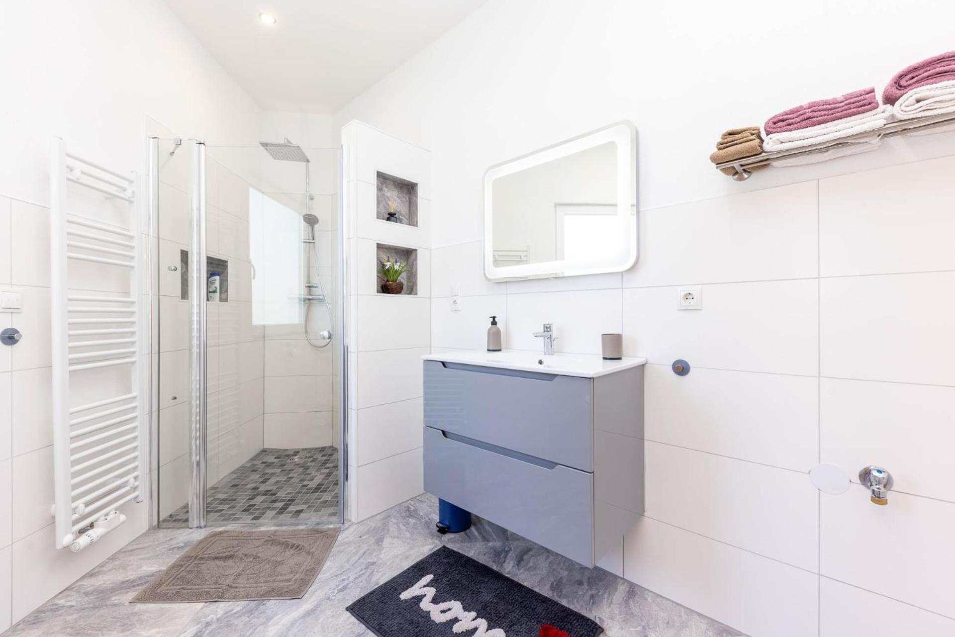 Neu I Ferienwohnung Jasmin Andernach Buitenkant foto